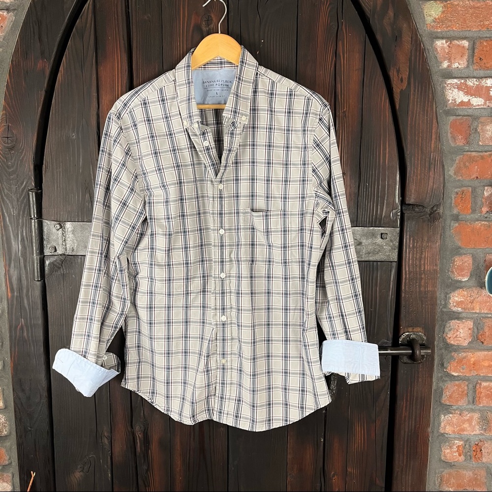 Banana Republic Men's Beige and Navy Plaid Button-Down Shirt